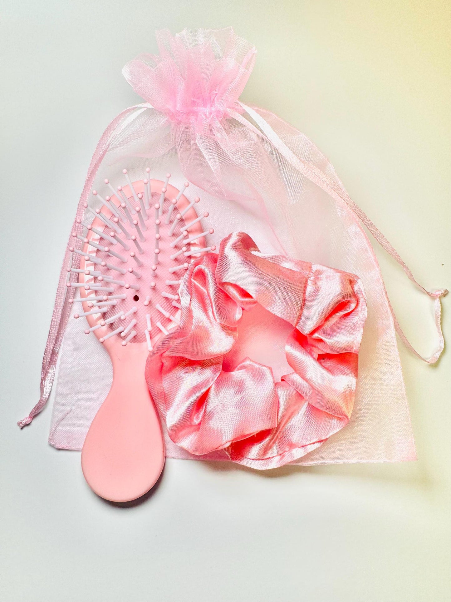 Girls Butterfly & Pink gift box. Gift box for girls . Girls self care box. Box for any girl. For her gift box. Relaxing spa box for girls.